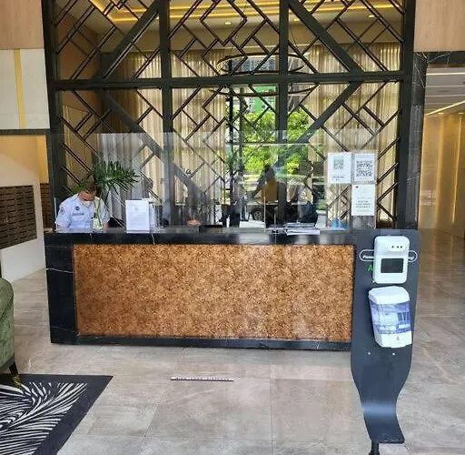 Luxury @ Bgc Sleeps 6 Comfortably Fast Wifi Pool! Apartamento Manila