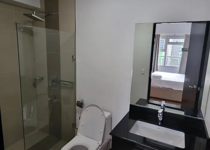 Luxury @ Bgc Sleeps 6 Comfortably Fast Wifi Pool! Manila