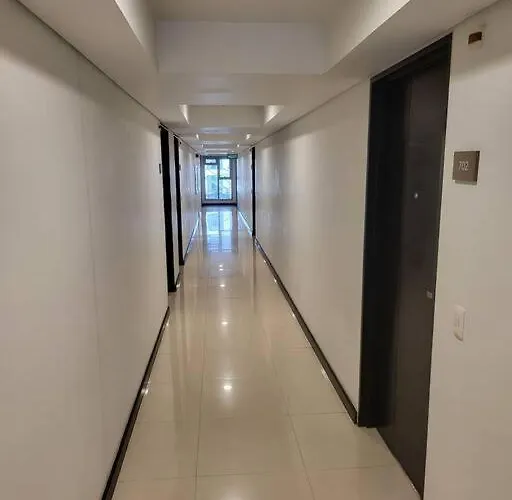 Luxury @ Bgc Sleeps 6 Comfortably Fast Wifi Pool! Apartamento