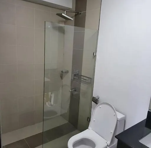 Luxury @ Bgc Sleeps 6 Comfortably Fast Wifi Pool! Apartamento